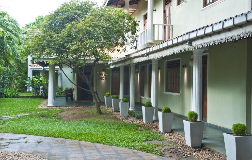 Hotel Sunflower Kataragama Exterior photo